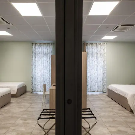 Отель Volpedo Hostel Вольпедо