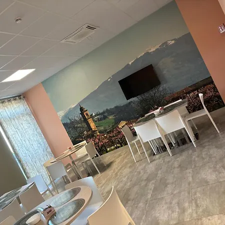 Отель Volpedo Hostel Вольпедо