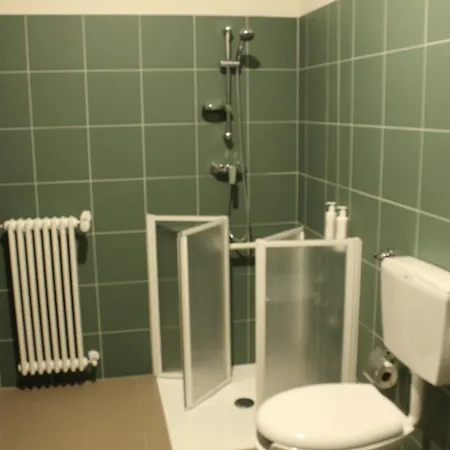 Volpedo Hostel Отель Вольпедо