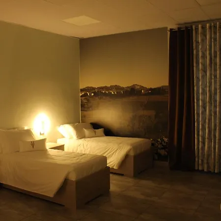 Volpedo Hostel Отель Вольпедо